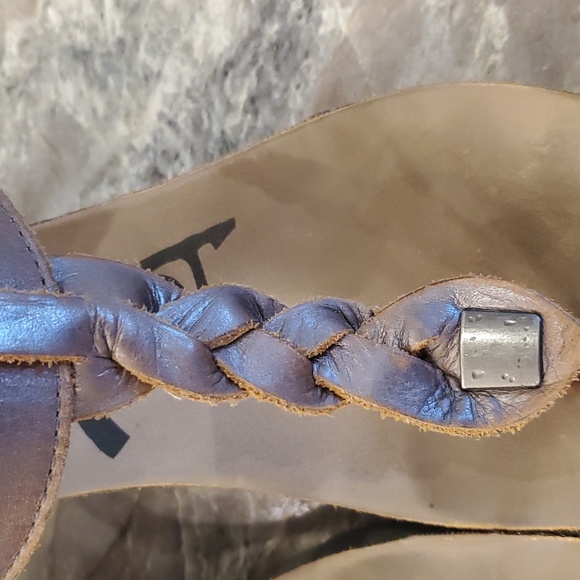 Leather comfort wedge sandal - Picture 5 of 8